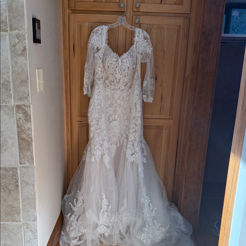 Elegant Lace Wedding Dress